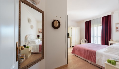 Habitación superior con 1 cama doble o 2 individuales