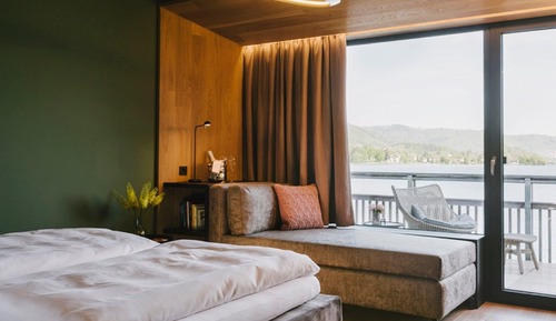 Habitación Signature doble, 1 cama de matrimonio grande, balcón, vistas al lago