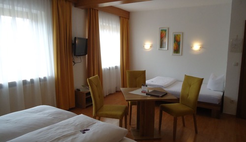 Habitación triple, vistas a la montaña