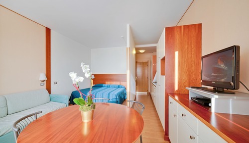 Habitación panorámica con 1 cama doble o 2 individuales, 1 habitación, cocina básica, vistas al mar