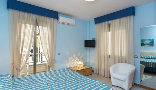 Apartamento superior, 1 habitación, cocina básica, vistas al mar