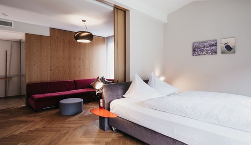 Suite familiar (Corones)