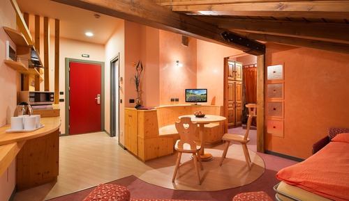 Suite (Attic)