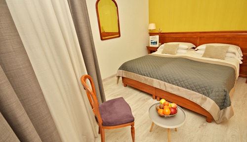 Habitación estándar con 1 cama doble o 2 individuales