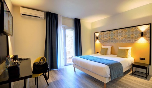 Habitación superior, 1 cama de matrimonio, no fumadores, balcón