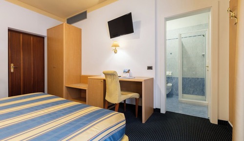 Habitación triple estándar, balcón