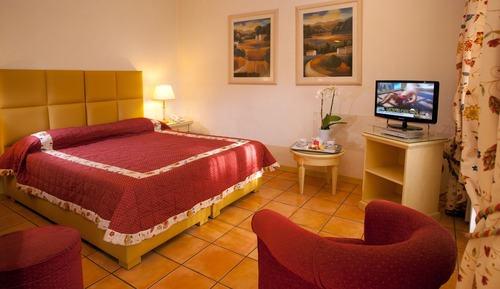 Habitación estándar con 1 cama doble o 2 individuales, patio
