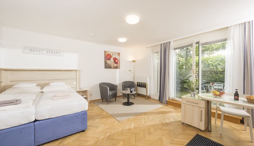 Estudio, en la zona del jardín (2 people - Dr. Josef Resch Platz 15a)