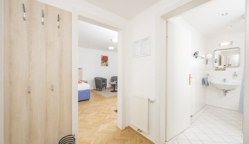 Estudio, balcón (2 people - Dr. Josef Resch Platz 15a)