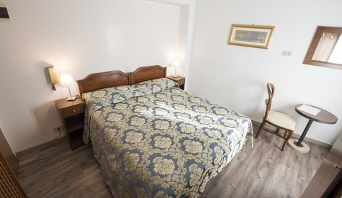 Habitación triple clásica, baño privado