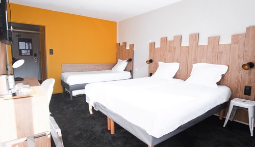 Habitación triple Premium, no fumadores, balcón