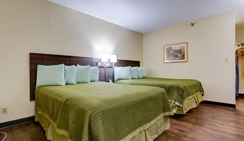 Habitación básica con 1 cama doble o 2 individuales