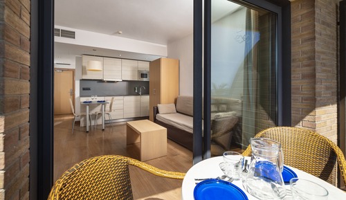 Estudio, vistas al mar