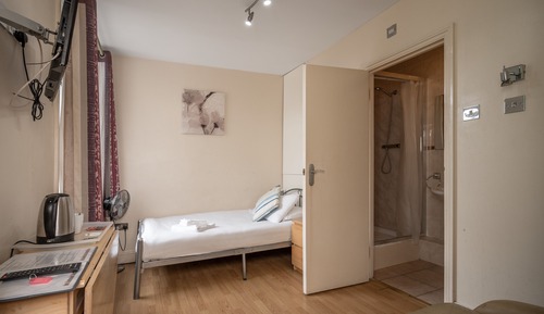 Habitación individual, baño privado