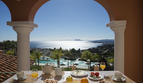 Apartamento, 2 habitaciones, balcón, vistas al mar