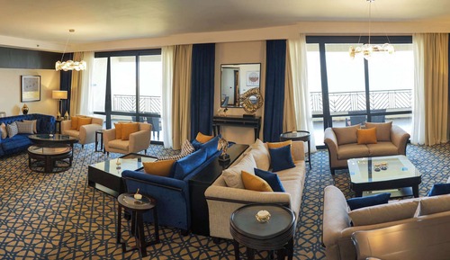 Suite presidencial, Acceso al salón del club