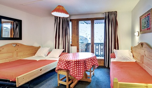 Estudio (ST3 : studio (3 personnes))