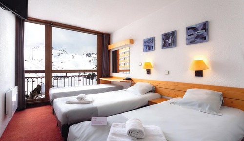 Habitación triple estándar, vistas a la montaña
