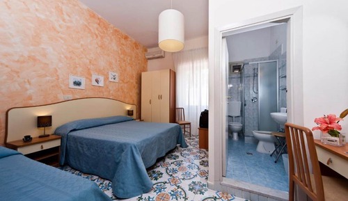 Habitación triple clásica
