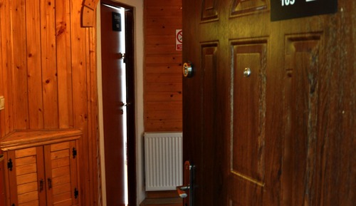 Habitación estándar con 2 camas individuales, baño compartido