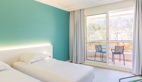 Habitación con 1 cama doble o 2 individuales, terraza, vistas a la montaña