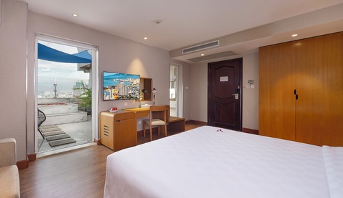 Suite (Harmony - Free High Tea & Mini Bar)
