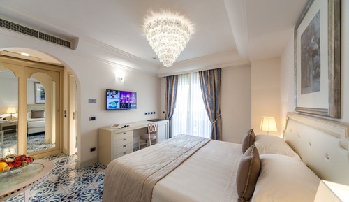 Habitación clásica con 1 cama doble o 2 individuales, vistas al mar