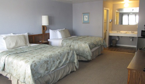 Habitación estándar doble, baño privado (Double Queen Bed Room)