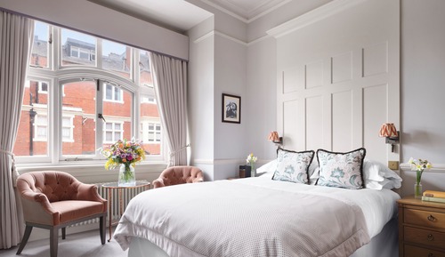 Superior Queen Room at 11 Cadogan Gardens