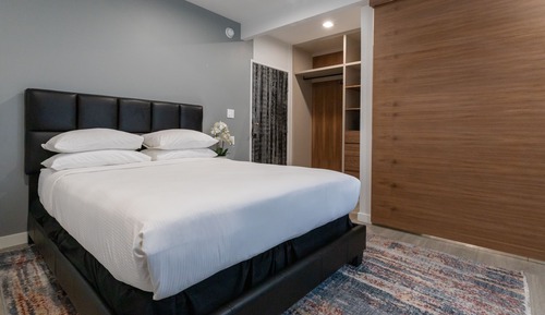 Deluxe Queen Bed Room
