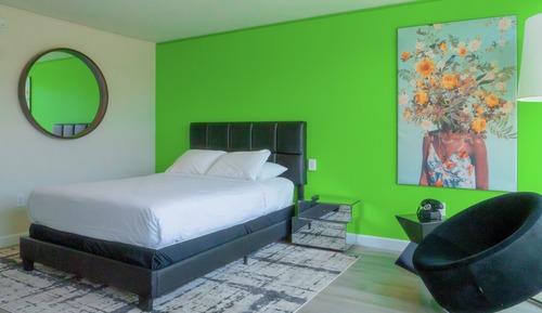 Deluxe Queen Bed Room