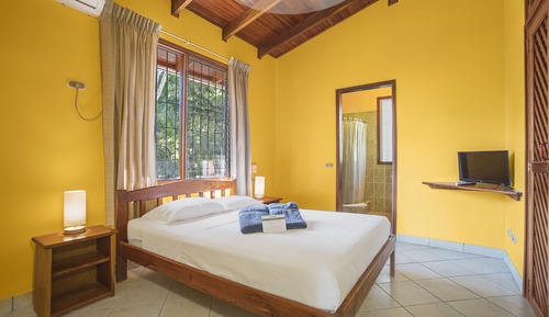 Habitación superior, 1 cama doble, no fumadores, vistas al jardín