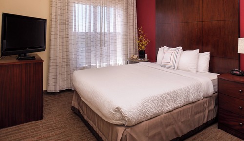 Suite, 1 cama de matrimonio grande con sofá cama (Mobility/Hearing Access, Roll-In Shwr)