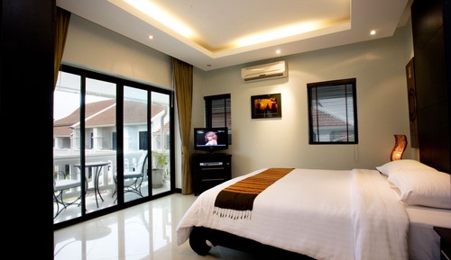 Deluxe Suite One Bed Room