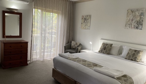 Executive King Spa Balcony Room