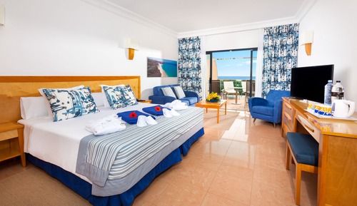Habitación doble superior, balcón, vistas al mar