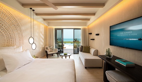 Superior Double Sea Front Sharing Pool