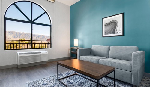 Suite, 1 cama de matrimonio grande con sofá cama