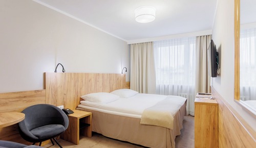Habitación estándar con 1 cama doble o 2 individuales