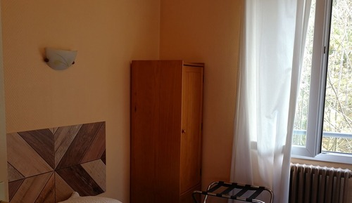 Habitación individual económica, baño privado (Toilettes sur le palier )