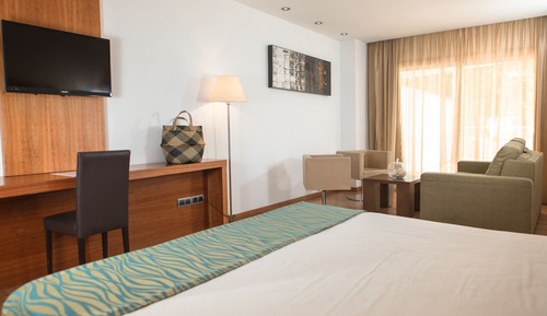 Suite Junior (3 Adultos + 1 Niño)