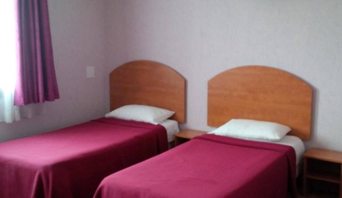 Habitación con 2 camas individuales