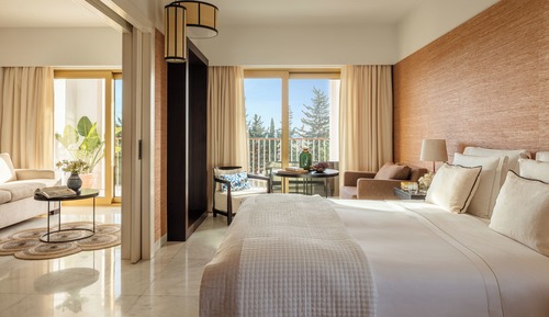 Suite familiar, 2 habitaciones, balcón (1 King Bed and 2 Twin Beds)