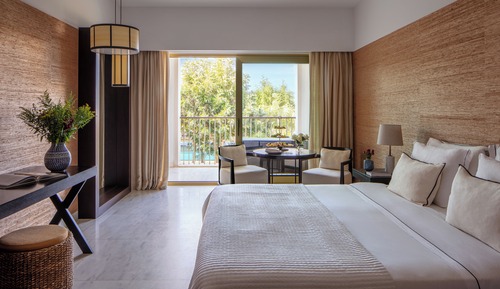 Habitación Deluxe, 1 cama de matrimonio grande, balcón, vistas a la piscina