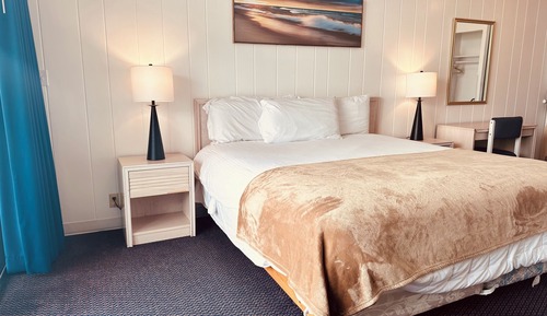 Habitación romántica, 1 cama de matrimonio grande, balcón, vistas al puerto deportivo