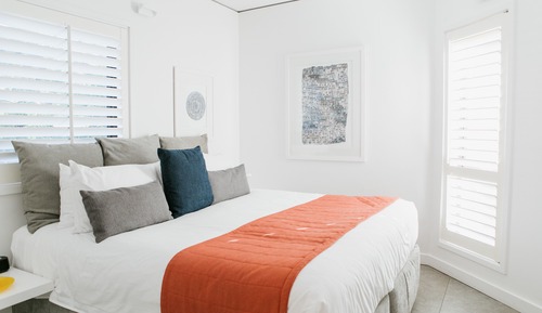 Estudio, 1 cama de matrimonio grande, junto a la piscina