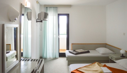 Habitación triple estándar, balcón, vistas al parque
