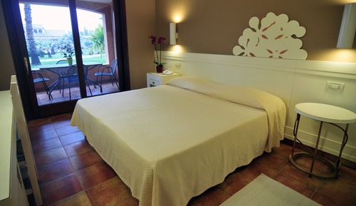 Habitación básica doble, 1 cama doble, patio, en la zona del jardín