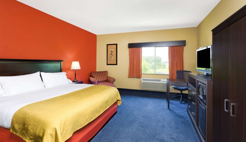 Suite, 1 habitación, no fumadores (1 King Bed, Mobility Accessible)