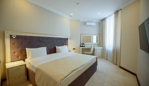 Queen Suite